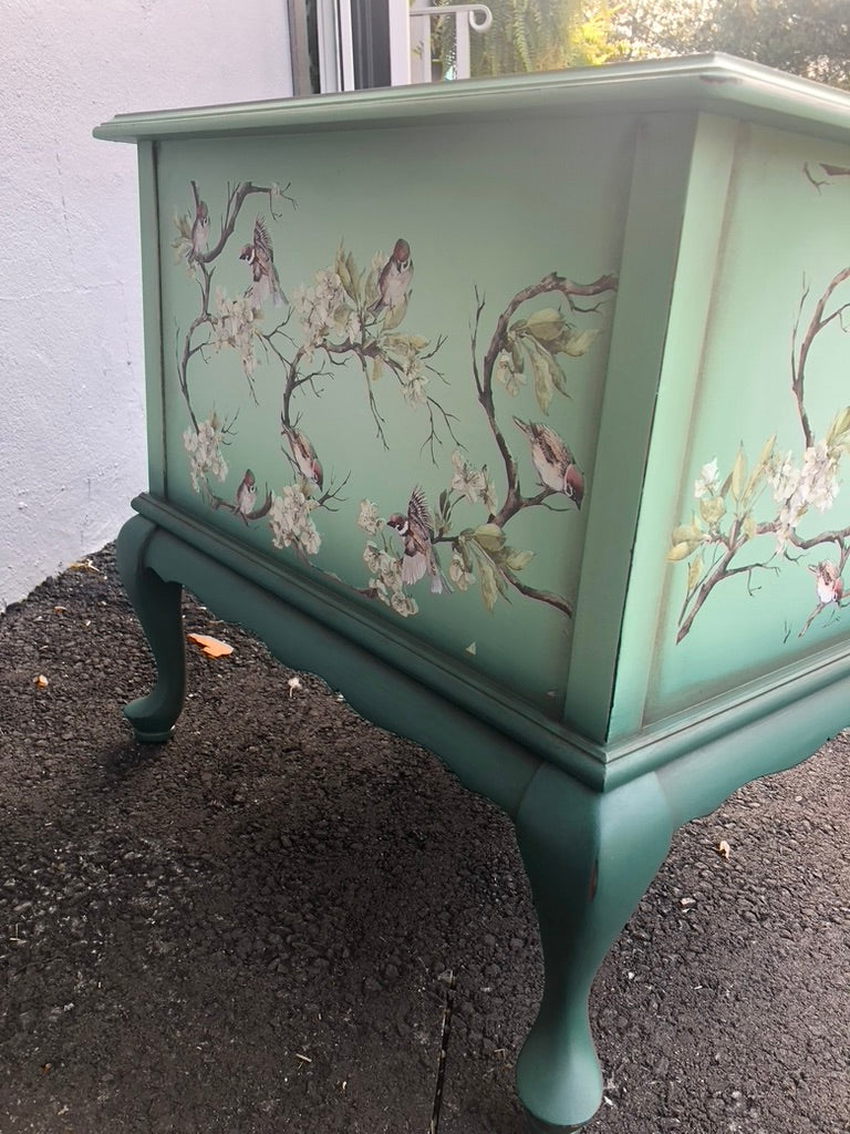Vintage Ethan Allen Bird & Blossom Side Table – Mint Ombre Finish