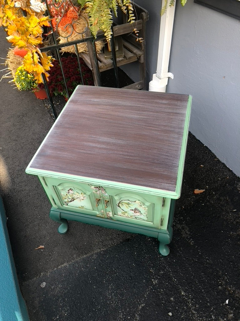 Vintage Ethan Allen Bird & Blossom Side Table – Mint Ombre Finish
