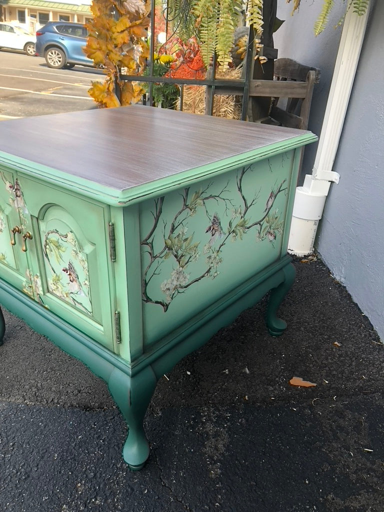 Vintage Ethan Allen Bird & Blossom Side Table – Mint Ombre Finish
