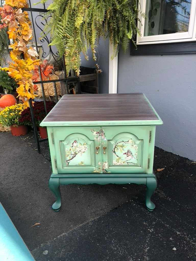 Vintage Ethan Allen Bird & Blossom Side Table – Mint Ombre Finish