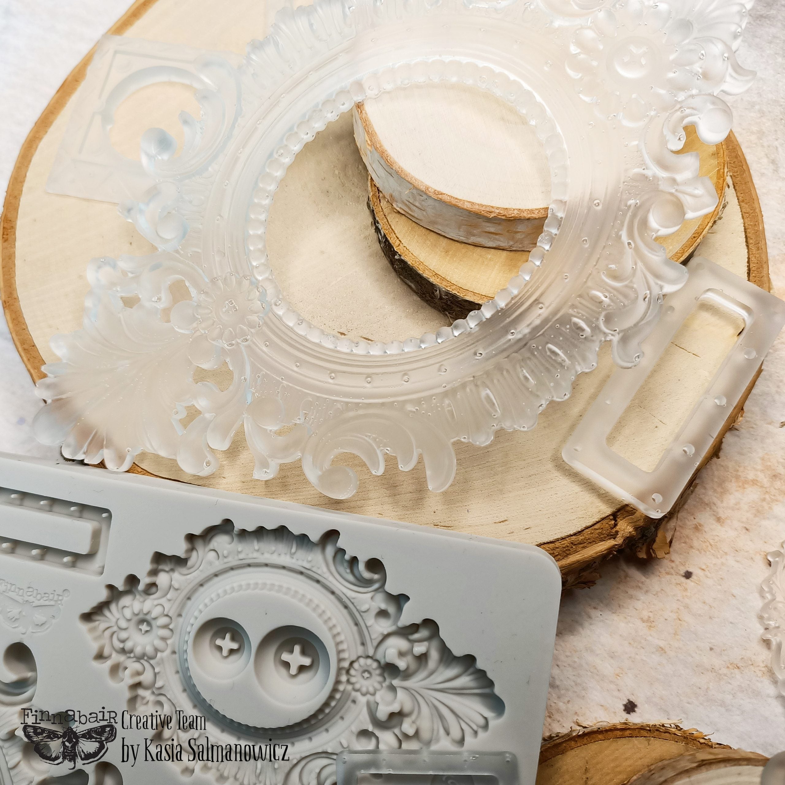 Grungy Frames - Resin Mould 5"x8"