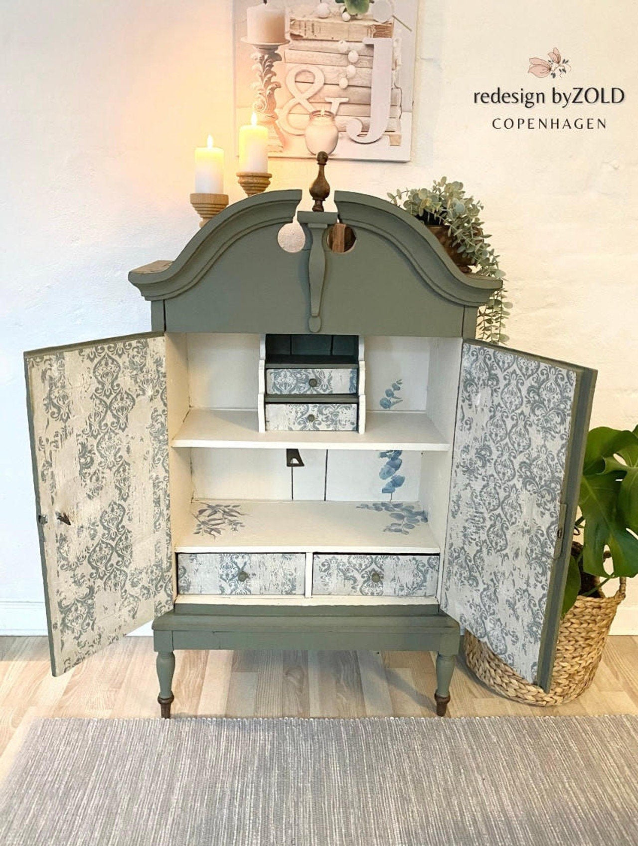 DISTRESSED DAMASK | Retired | A1 Rice Decoupage Paper | For Furniture | Crafts | Art | Dixie Belle Paint