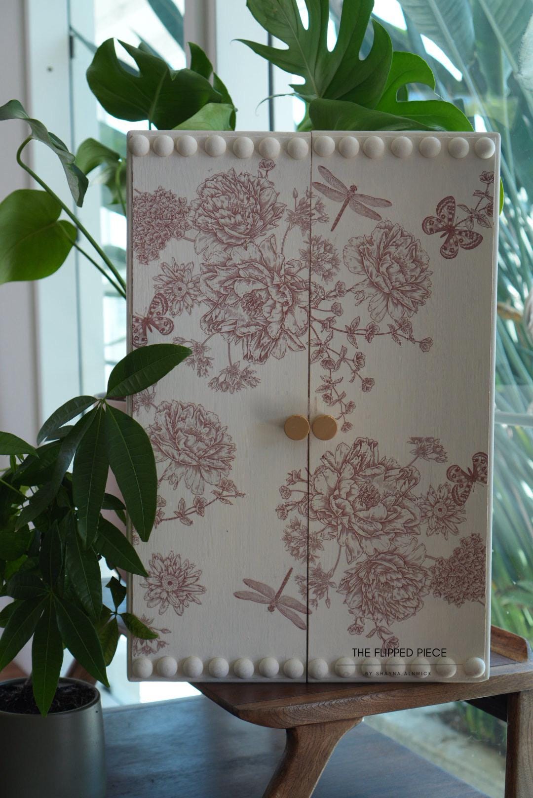 DRAGONFLY BLOOMS | Large Transfer | Dixie Belle Paint Company | 4 sheets of neutral dragonfly and flowers