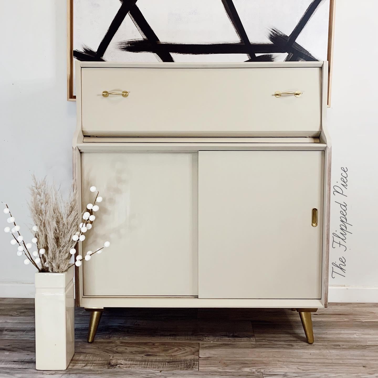 Sand Bar - Chalk Paint - Dixie Belle Paint