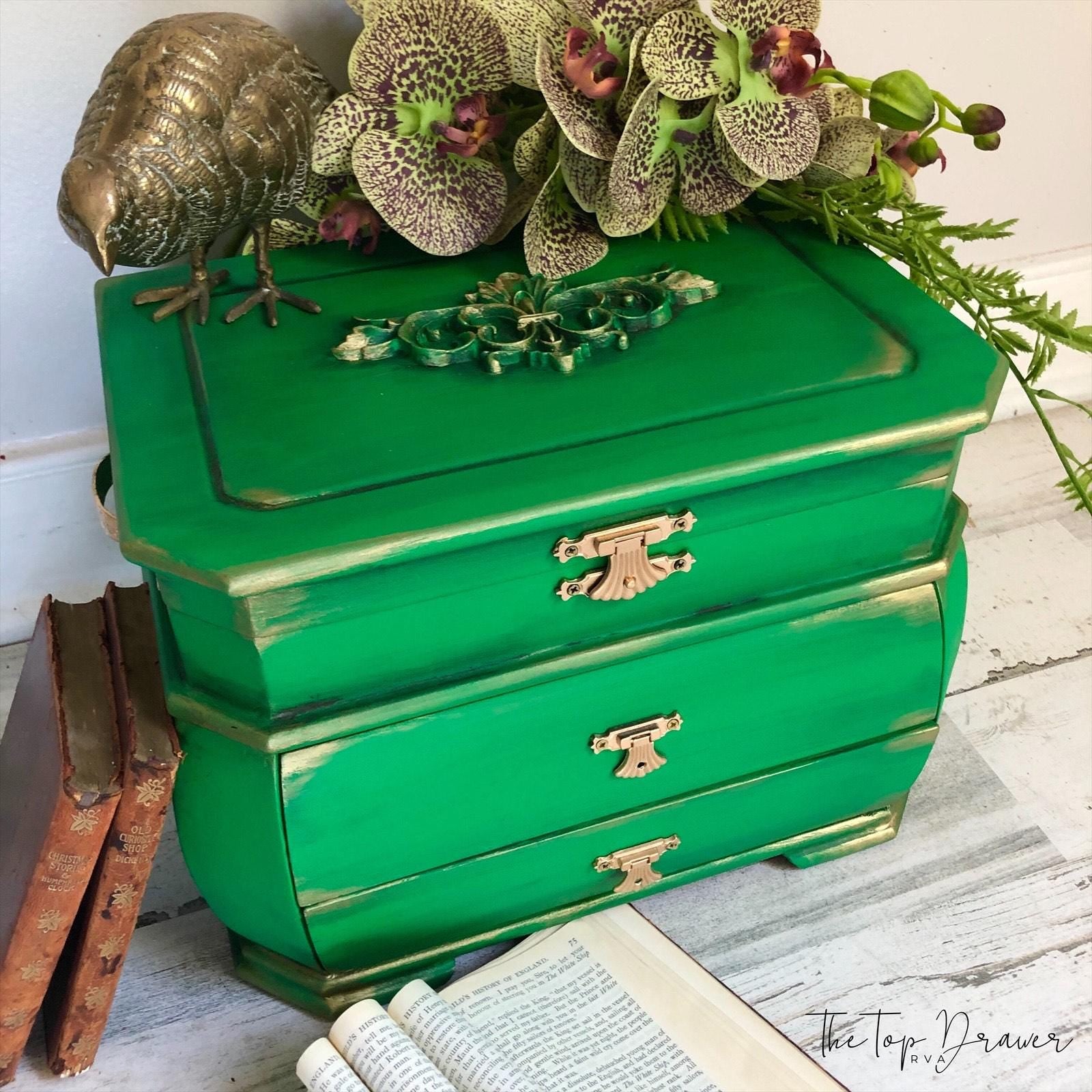 Tree Frog Green - Chalk Paint - Dixie Belle Paint