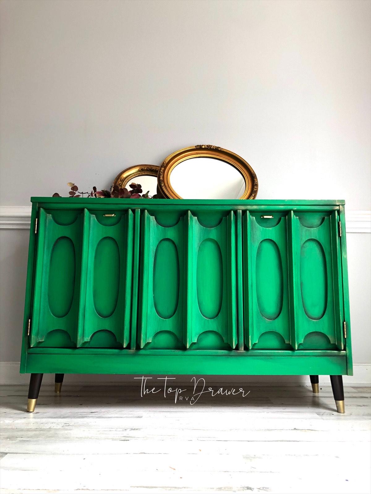 Tree Frog Green - Chalk Paint - Dixie Belle Paint