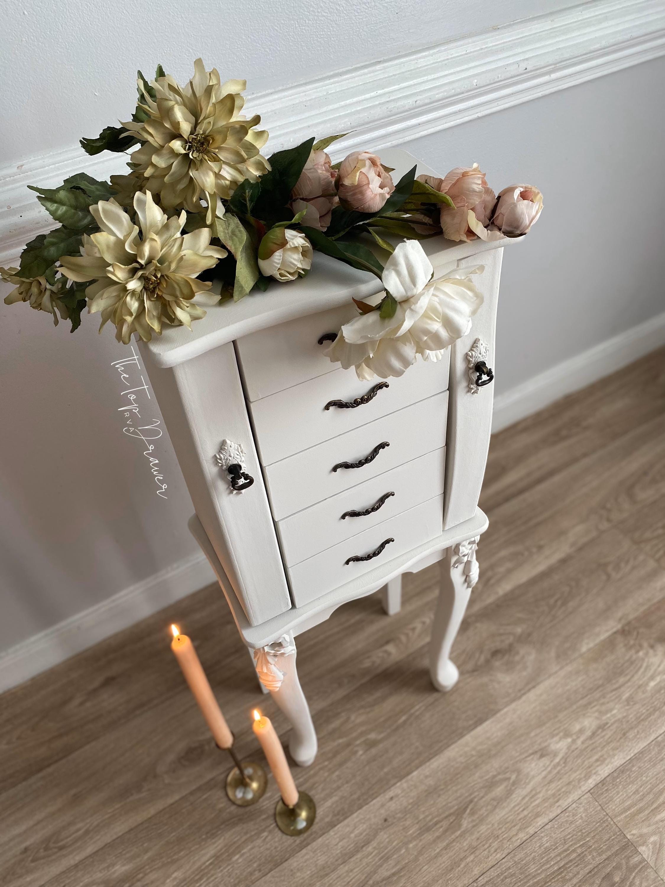 Magnolia - Chalk Paint - Dixie Belle Paint