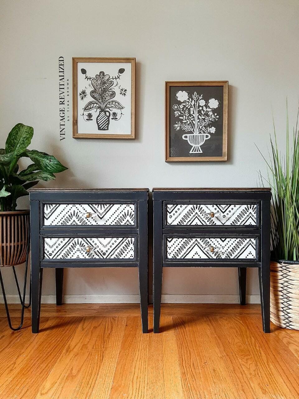 ANCHOR | Dixie Belle Silk Paint | black | Furniture Paint | Ships Same Day | Eligible for Free Shipping