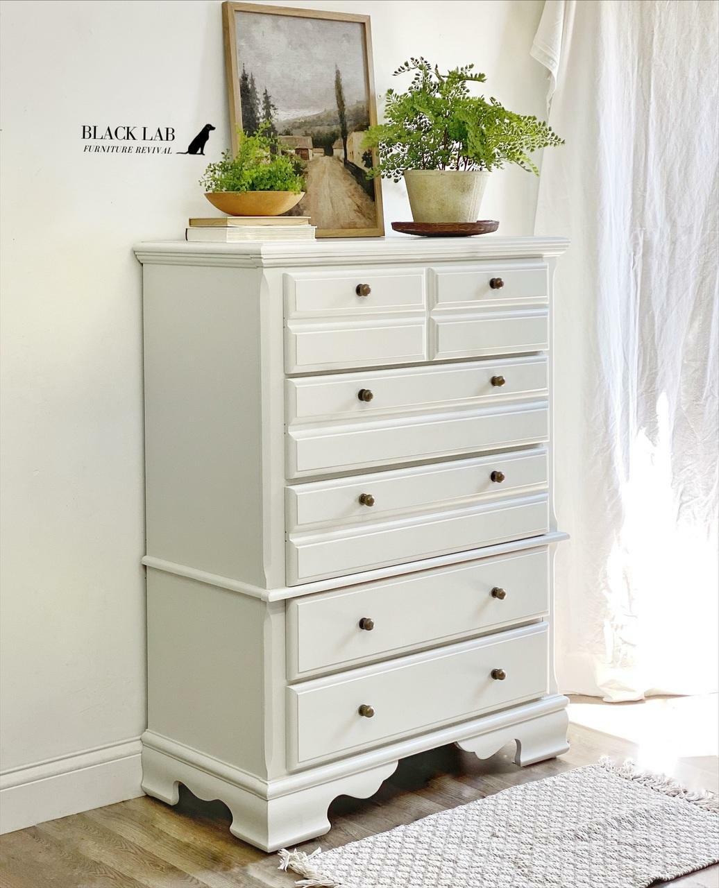 Oyster | Dixie Belle Silk Paint | light grey/off-white | Furniture Paint | Ships Same Day | Eligible for Free Shipping