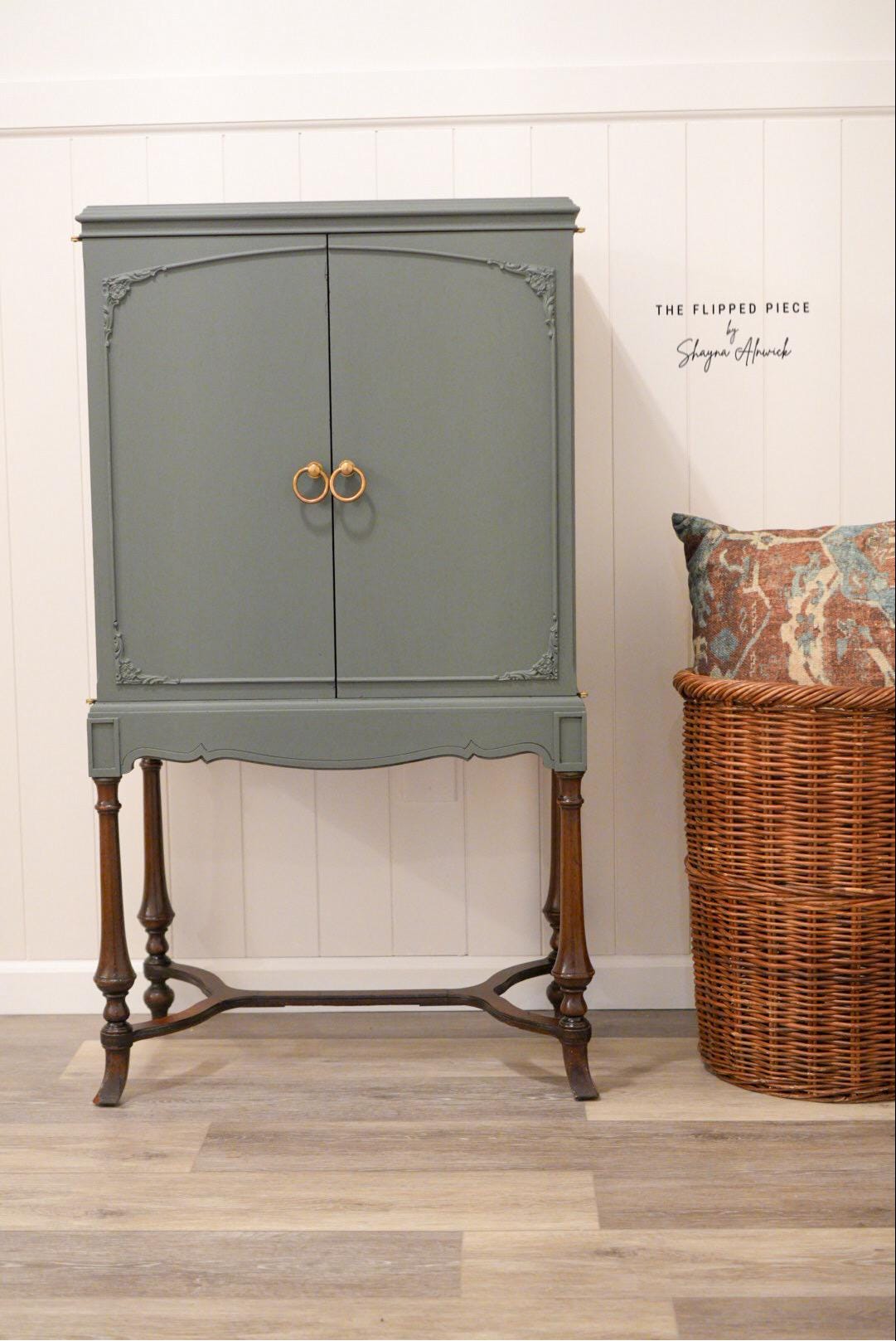 SMOKY MOUNTAINS | Dixie Belle Silk Paint | dark green-gray | Furniture Paint | Ships Same Day | Eligible for Free Shipping